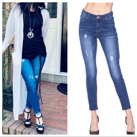 Distressed Jeans Show off your shape with these fab skinny jeans - Picture 1 of 7